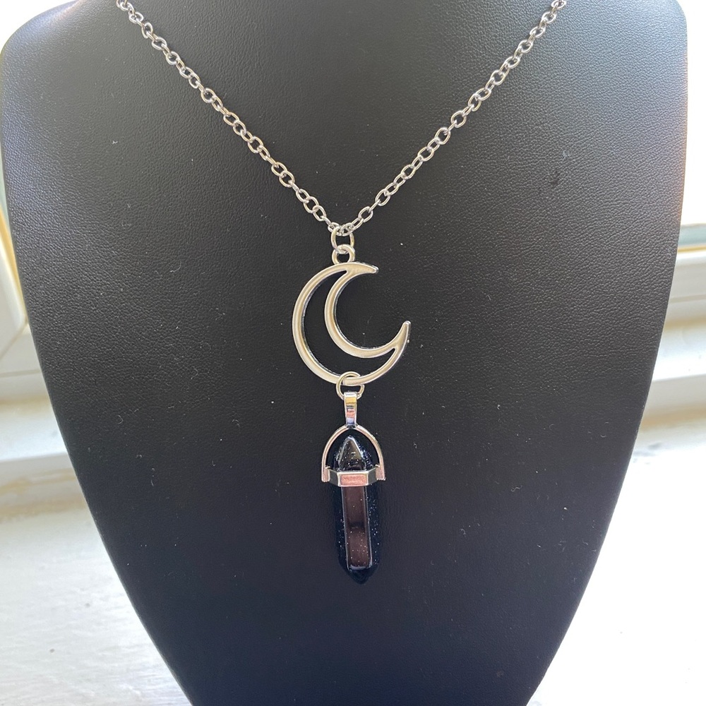 Half moon pendant necklace